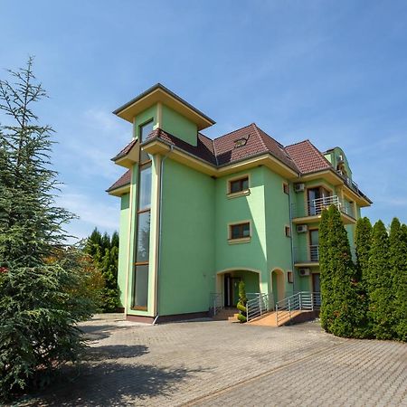 Pensionbb Veľký Meder Εξωτερικό φωτογραφία
